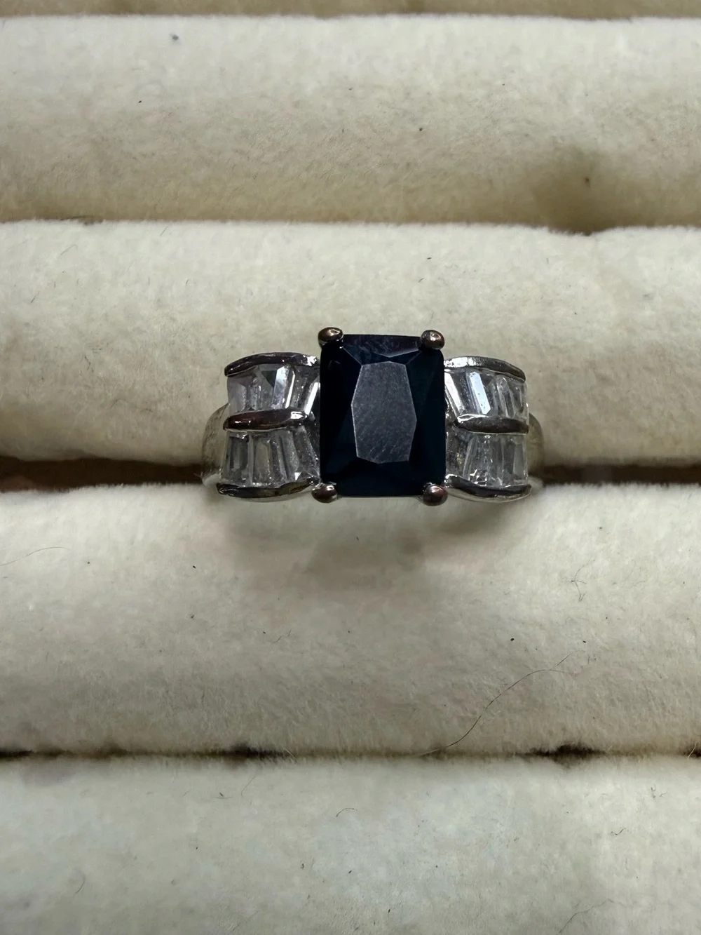 Source Unknown Black Center Stone Ring with Clear Accents - Women Jewelry size 7